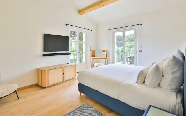 Magnificent Villa Overlooking the bay of Canebiers