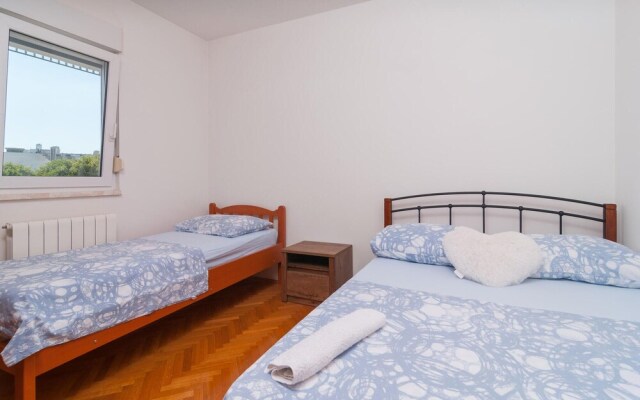Nice Apartment in Split With 2 Bedrooms and Wifi