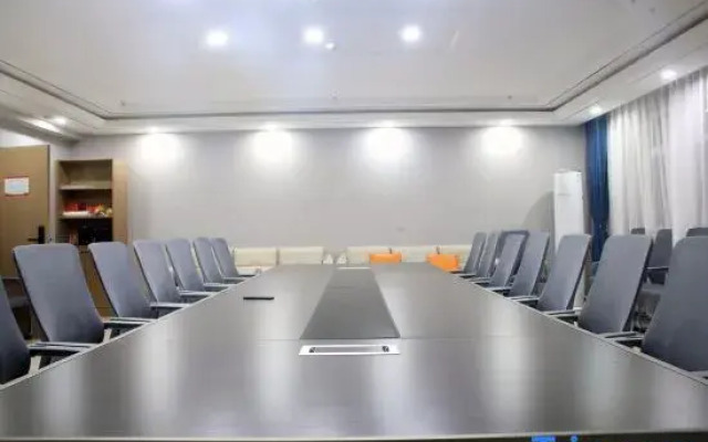 Manas West Sea Hotel