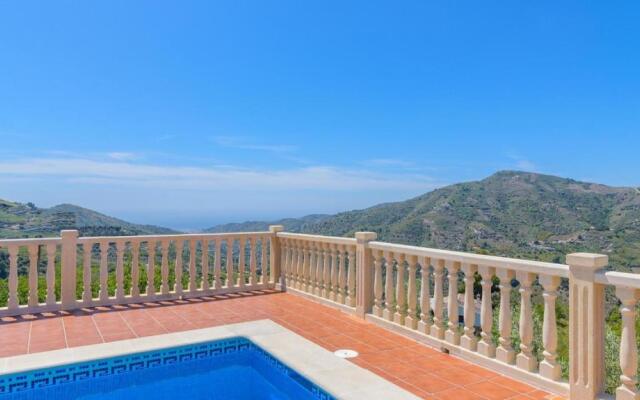 Cortijo Metomela Torrox by Ruralidays