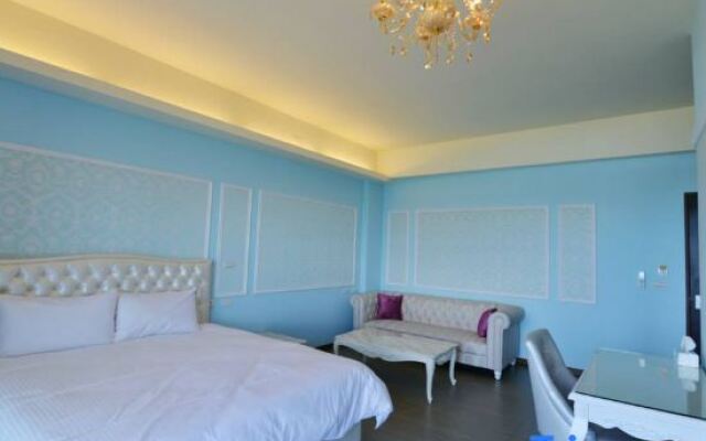 Whitecaps Hostel
