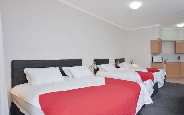 Zenith Studio, Unit 4/10 Messines Street