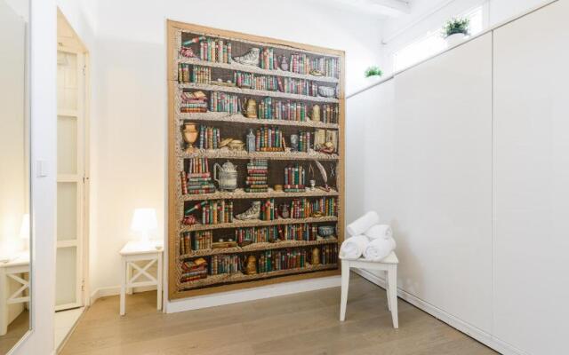 Charming Reina Sofía