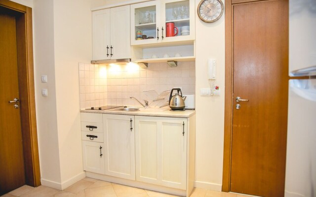 FM Deluxe 1-BDR Apartment with Parking by Sozopol