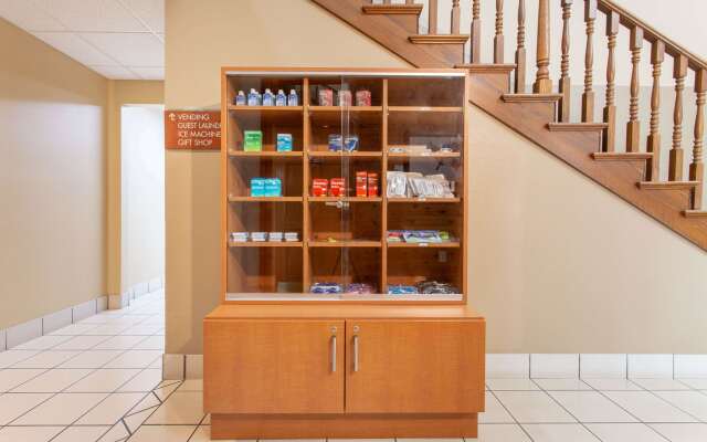 AmericInn by Wyndham Boscobel