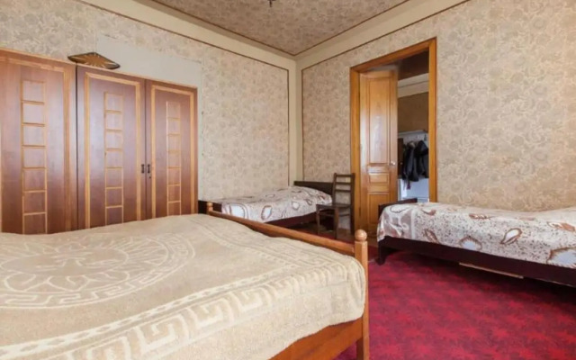 Veriko's Guest Hause