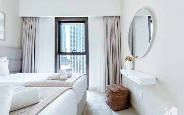 Exclusive Burj Crown 4b Balcony Burj Khalifa View