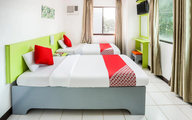 OYO 210 Apple Tree Suites