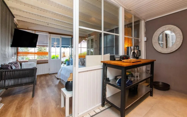Vacation Flat w Garden Pool in Bodrum Gumusluk