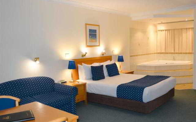 BEST WESTERN The Lakesway Motor Inn