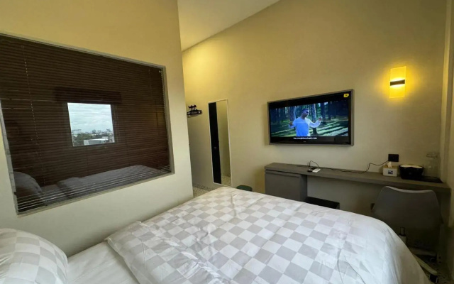 Hotel With OK