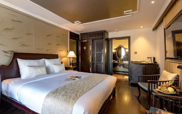 Heritage Line Violet cruise – Ha Long Bay & Lan Ha Bay