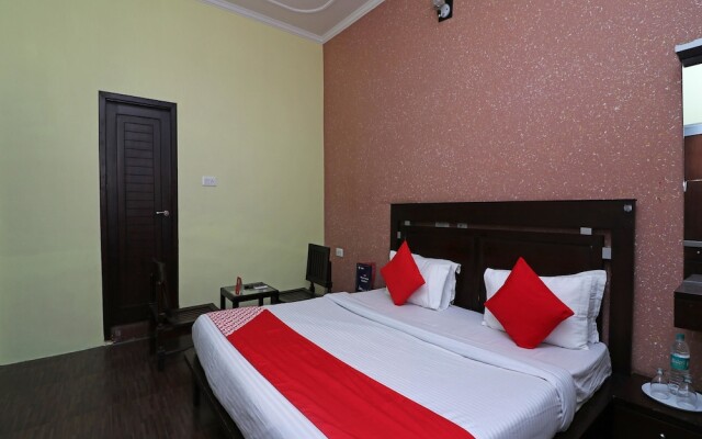 OYO 14772 Vikas Hotel