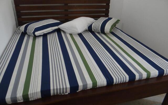 Kumudu Holiday Home