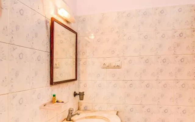 Maple Green Deluxe By FabHotels