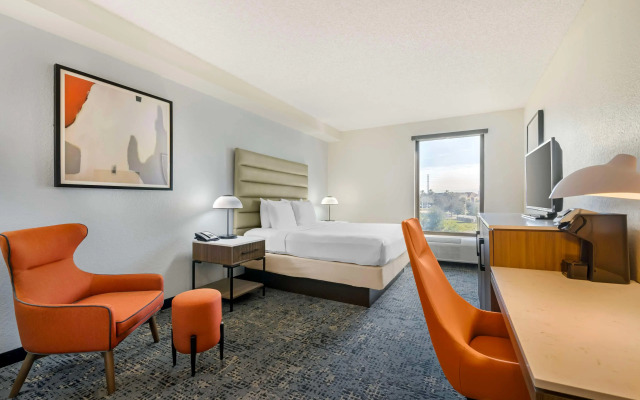 Best Western Plus Universal Inn