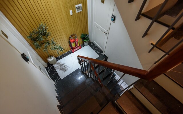 Cozrum Homes - Graceful Corner