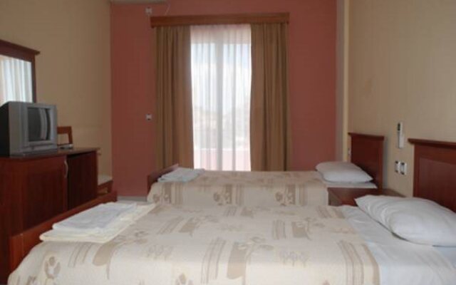 Helia Hotel
