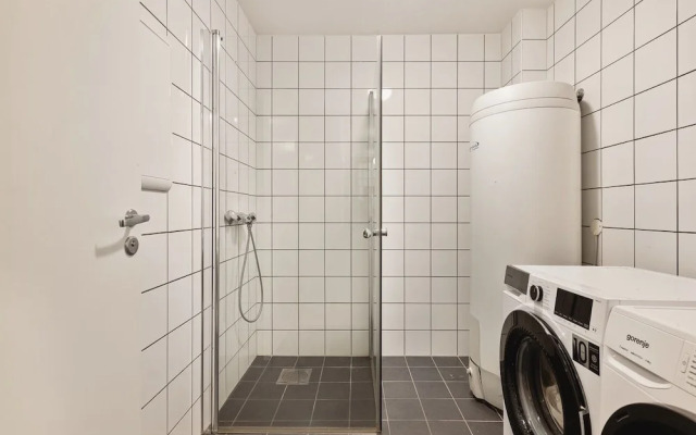 Fløyen Suites - Private Rooms I Location