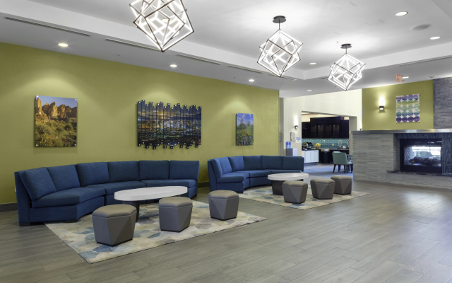 Homewood Suites by Hilton Phoenix Airport South