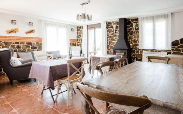 Hostal Residencia Pico de los Haces