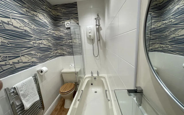 Fayvan Apartments