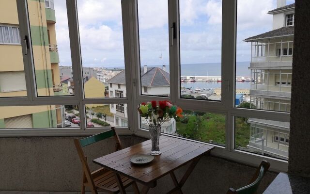 Amplio piso con garaje y vistas al mar