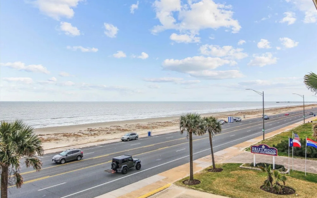 The Regal Seagull by Ryson Vacation Rentals
