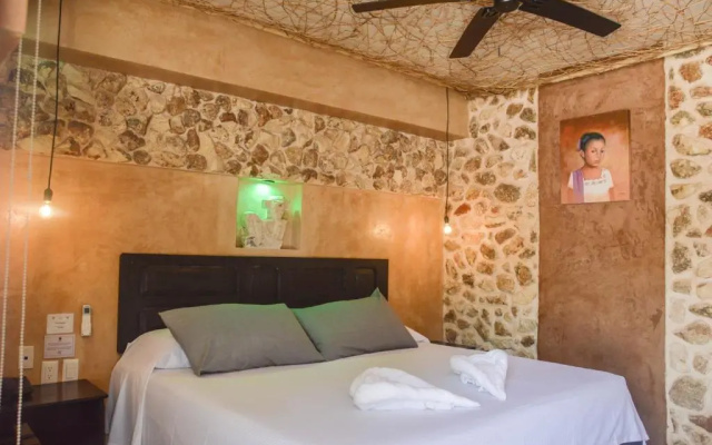 Hotel Colonial Zaci by GuruHotel