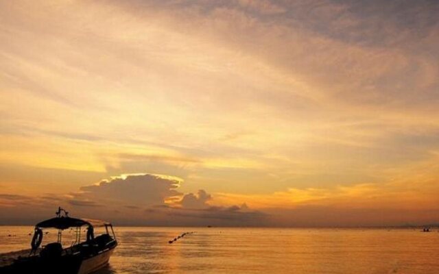 The Regency Waterfront Hotel