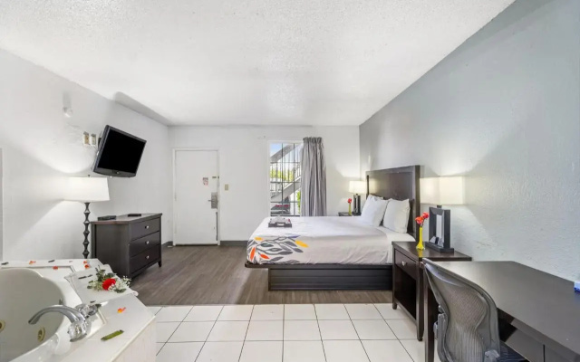 Americas Best Inn & Suites - Downtown Augusta