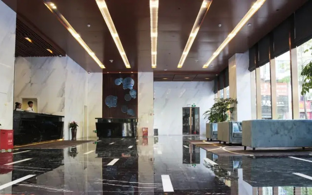 Pullanoman Holiday Inn