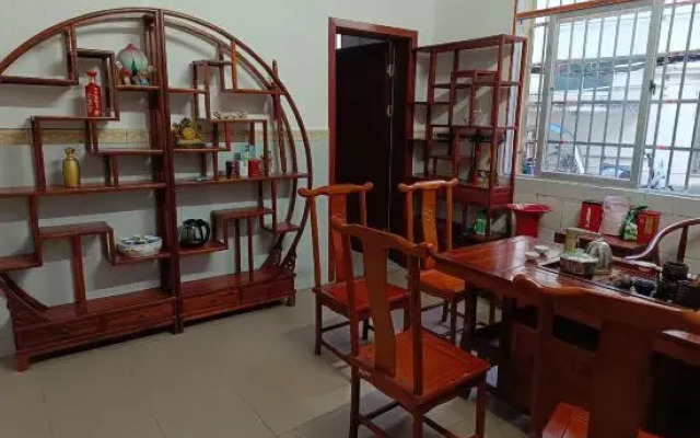 Yifeng Materials Hotel