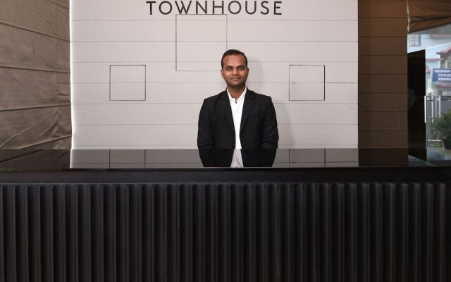 OYO Flagship 17173 Hotel Function Inn