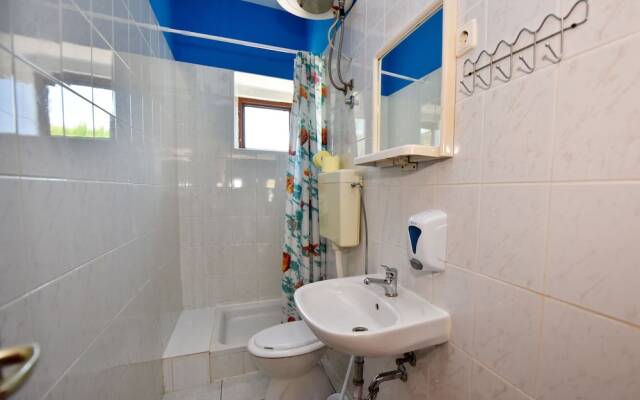 Simple and Central Hostel