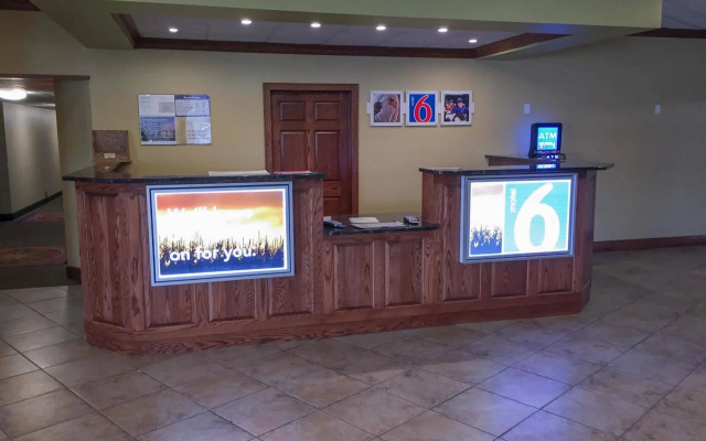 Motel 6 Lake Charles On The Bayou