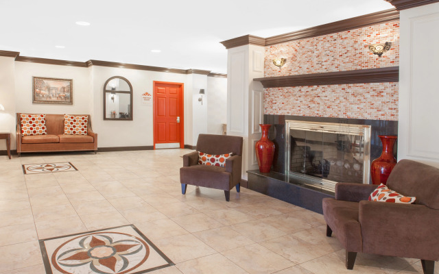 Spark by Hilton Tupelo