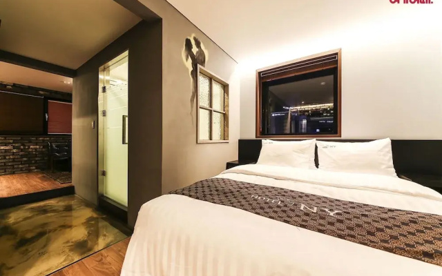 Yeongdeungpo Station New York Hotel