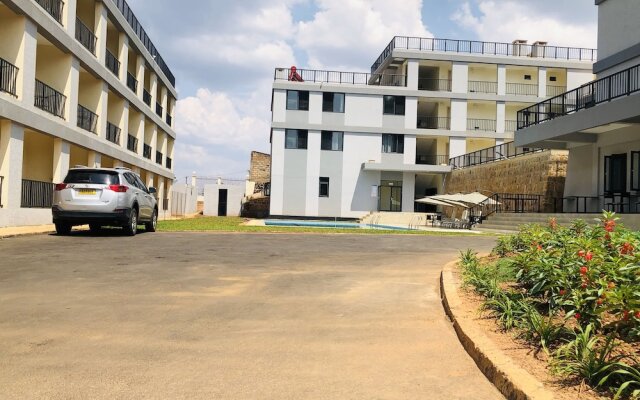 Phoenix Apartment by LINK