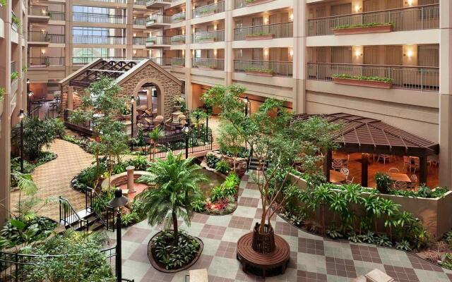 Embassy Suites by Hilton Chicago Lombard Oak Brook