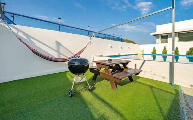 Geoje Forest-morning Spa Pension