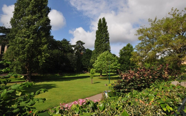 Hampshire Court in Bournemouth