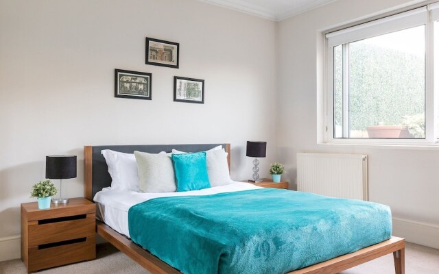 Exclusive Balcony Relax 2 bed Hyde Park Living