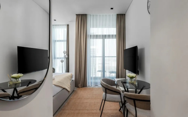 Waves - Premium Studio Stay in the He