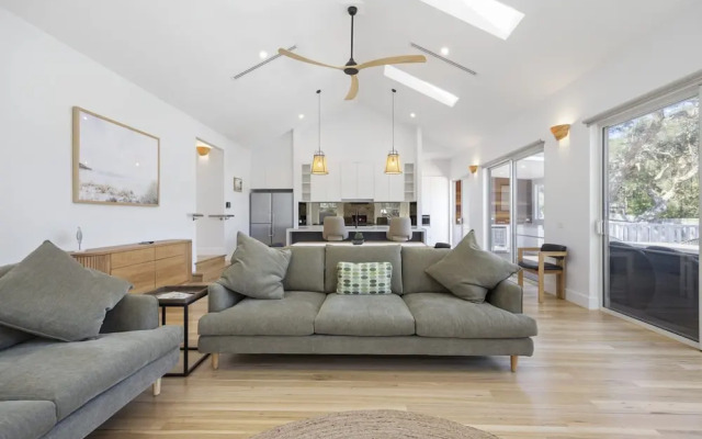 Saltwood Coastal Hamptons Luxe With Pool