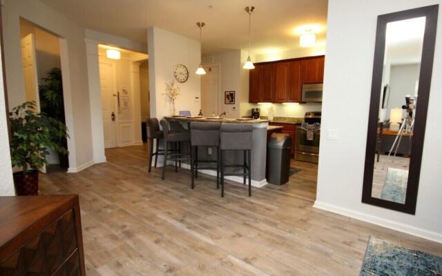 Lake View Paradise 3 Bedroom Condo by RedAwning