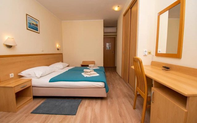 Centinera Resort & Camping