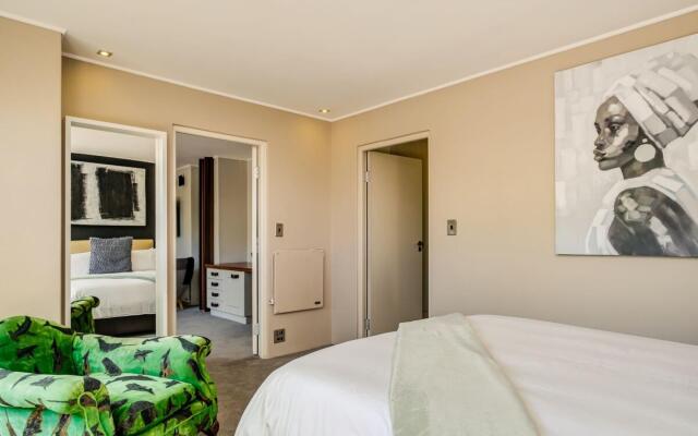 Lovely 1 Bedroom Apartment in Camps Bay
