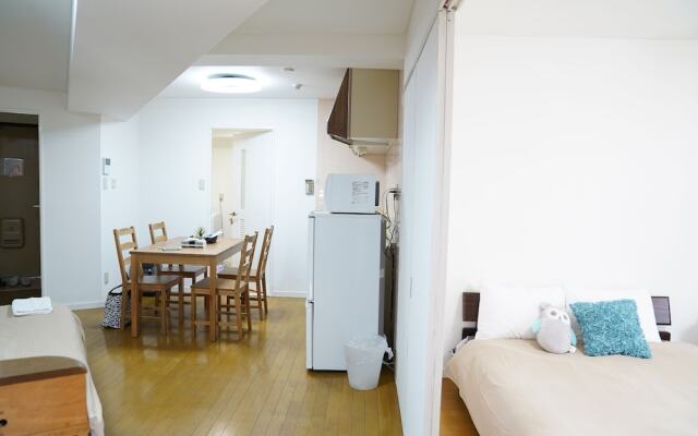 Metro Daikoku Apartment