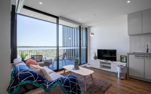 Wow Apartment In Boxhill Central Near Hospital